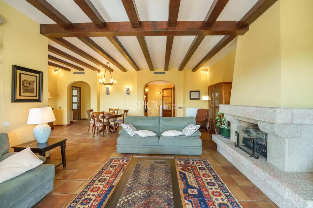 Exclusive Property in Argentona: