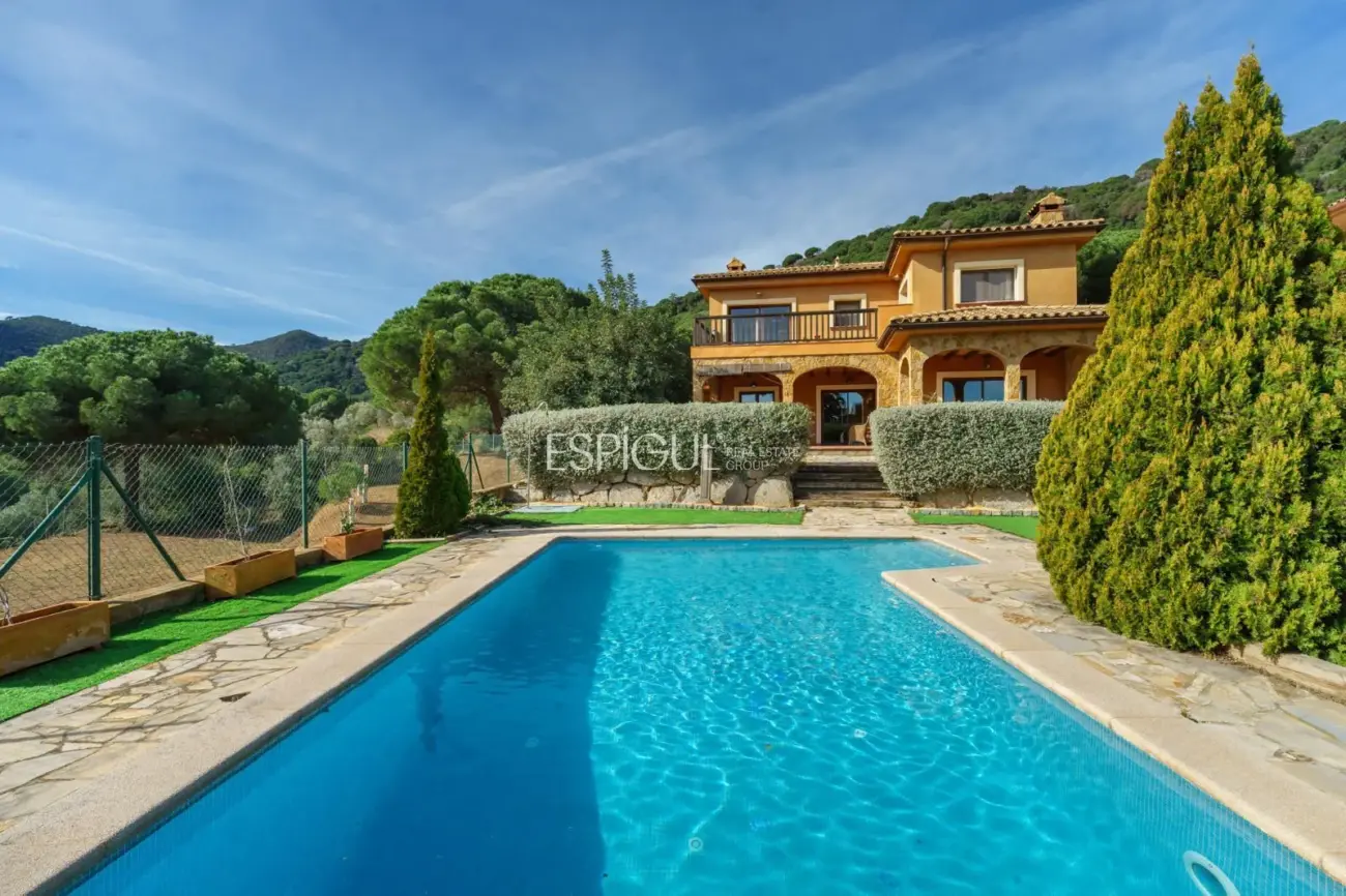 Exclusive Property in Argentona: