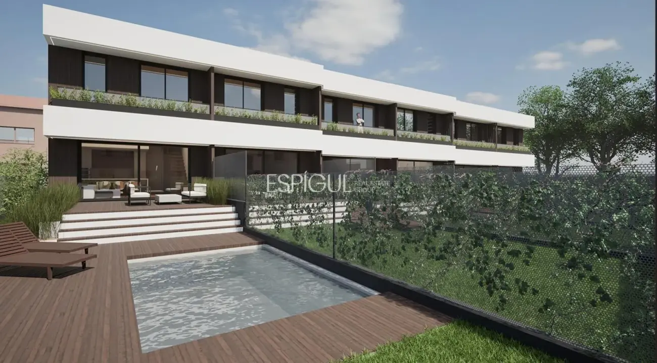 ¿Mar o ciudad? Tenlo todo en esta casa con jardín en el centro de Palafolls