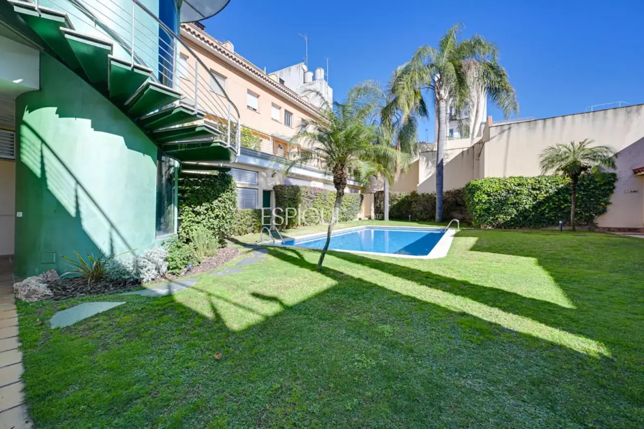 Un oasi amb piscina en ple centre de Mataró
