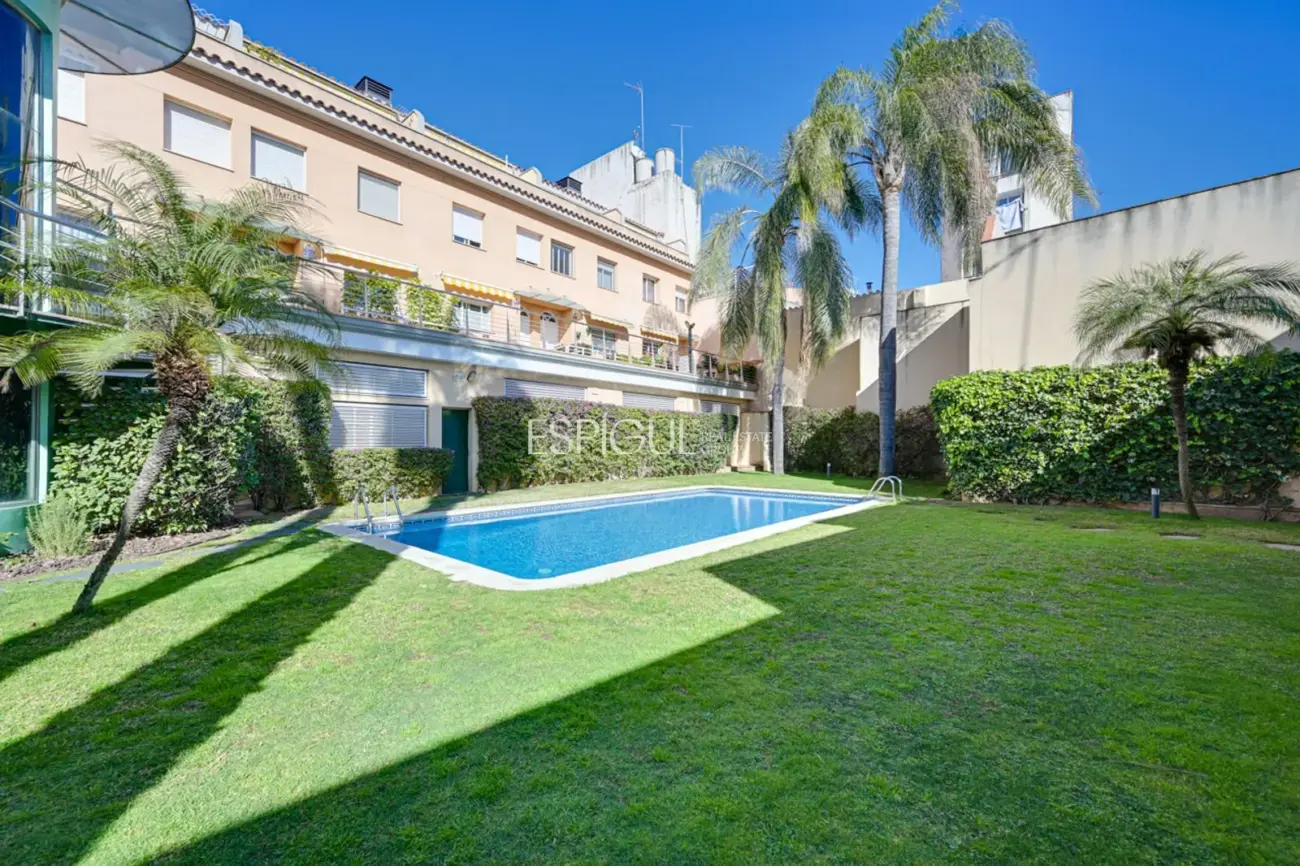 Un oasi amb piscina en ple centre de Mataró