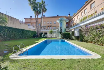 Un oasi amb piscina en ple centre de Mataró