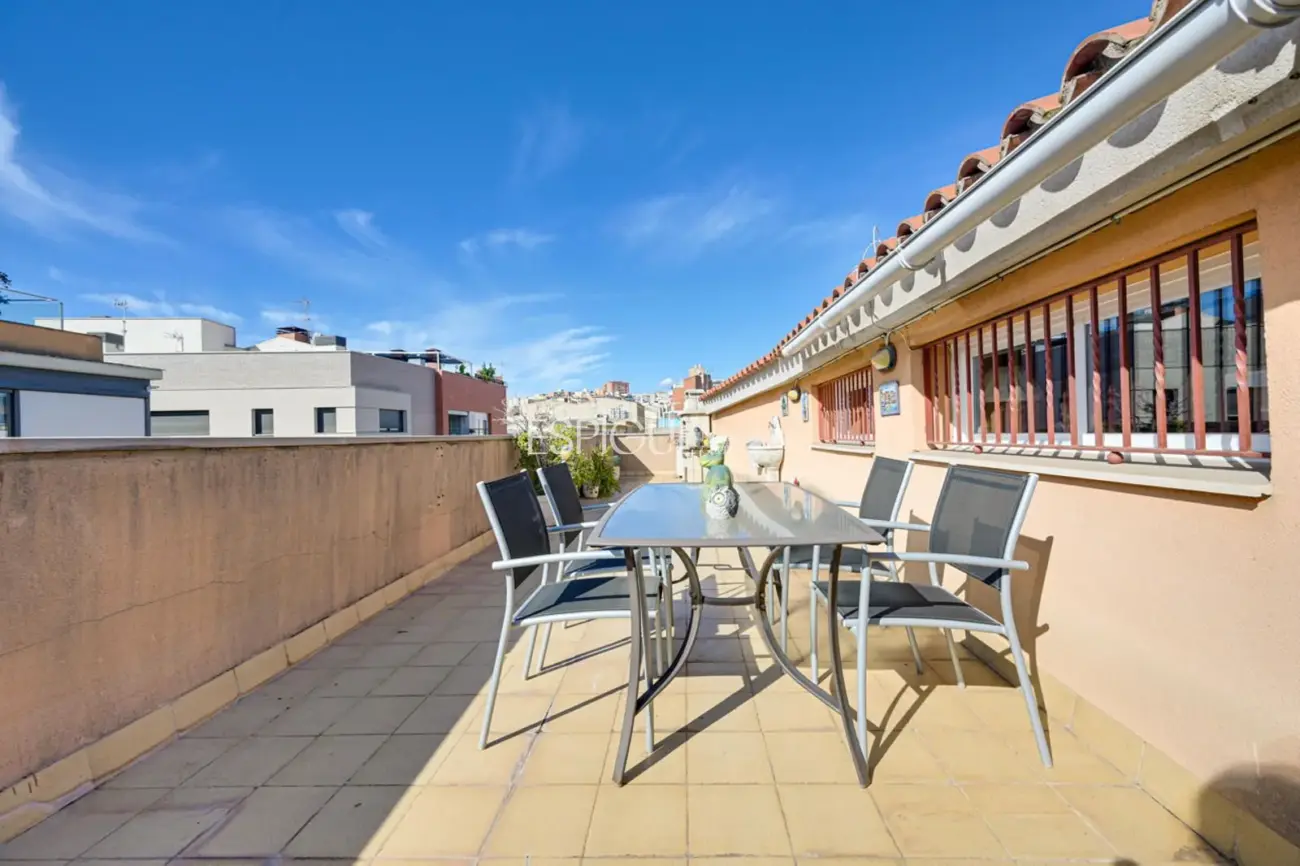 Un oasi amb piscina en ple centre de Mataró