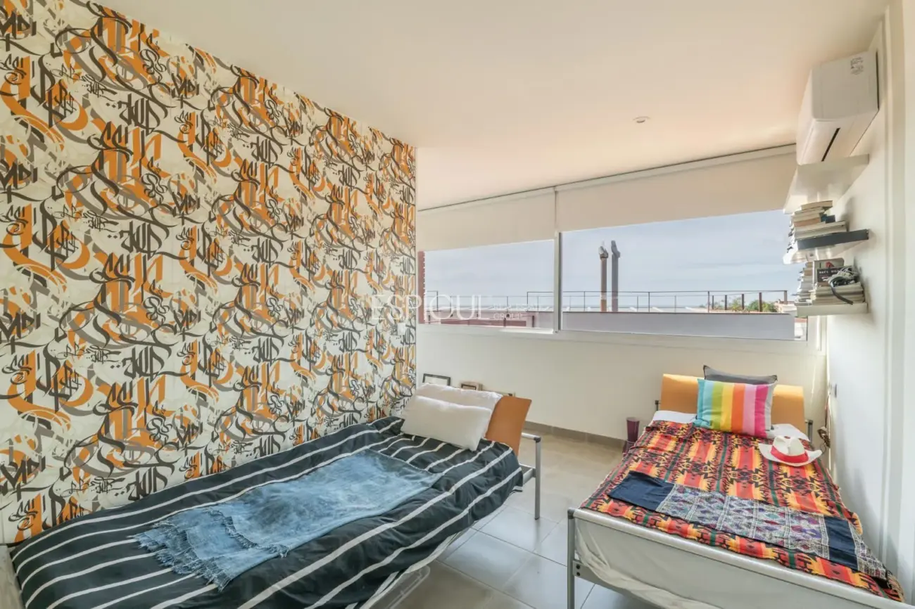 Villa con piscina y vistas al mar en Sitges