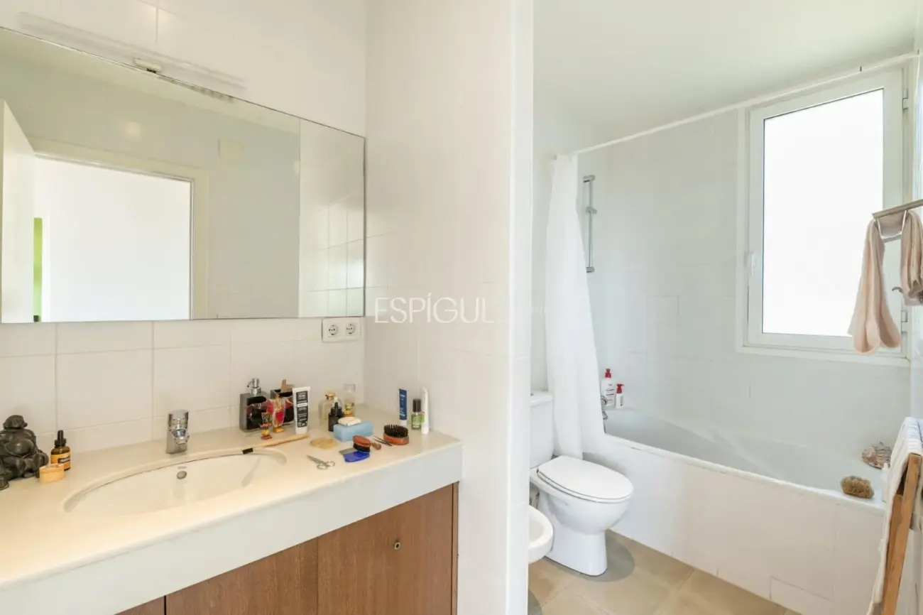 Villa con piscina y vistas al mar en Sitges