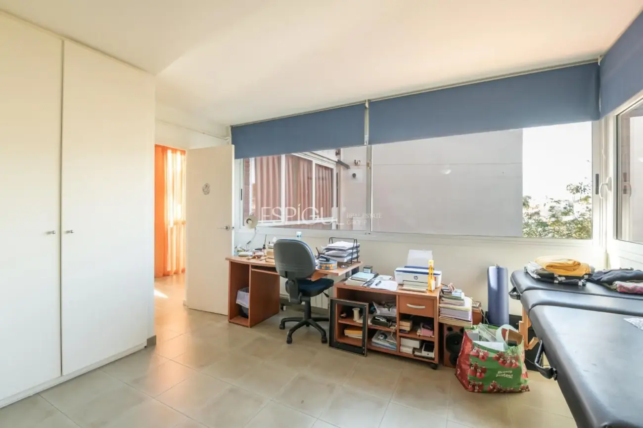 Villa con piscina y vistas al mar en Sitges