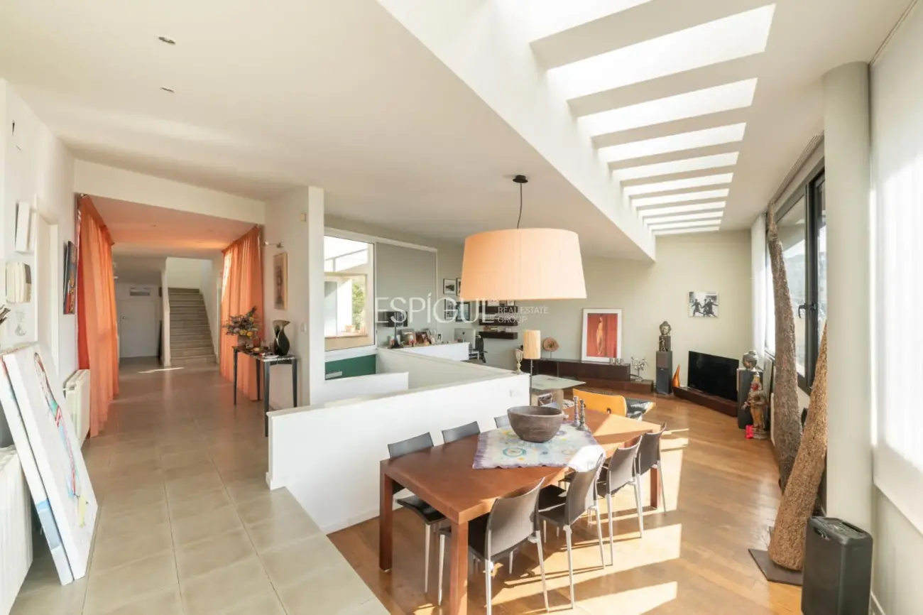 Villa con piscina y vistas al mar en Sitges