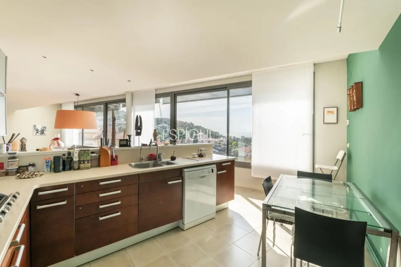 Villa con piscina y vistas al mar en Sitges