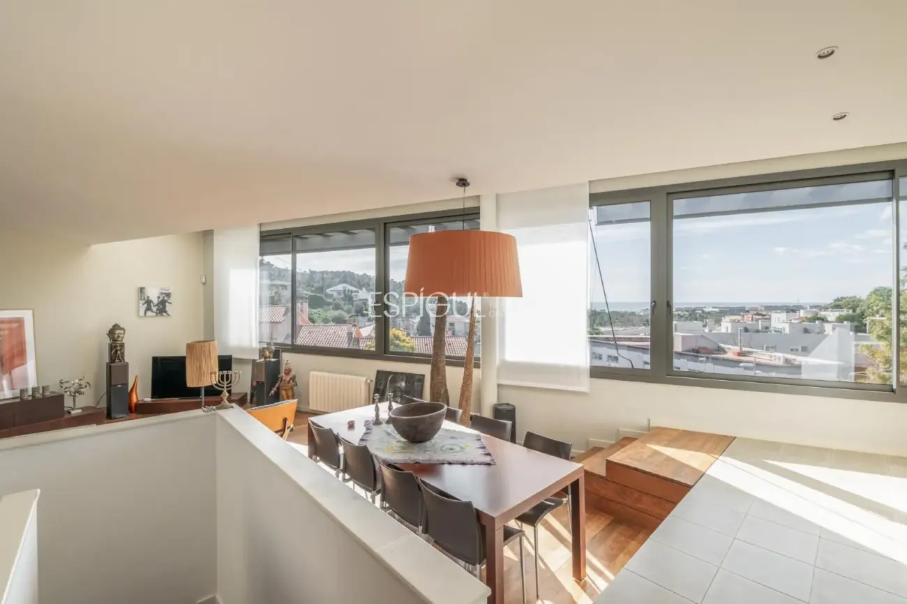 Villa con piscina y vistas al mar en Sitges