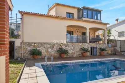 Villa con piscina y vistas en S’Agaró