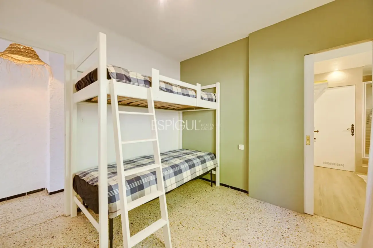 Villa rústica con vistas al mar en Mas Ambros