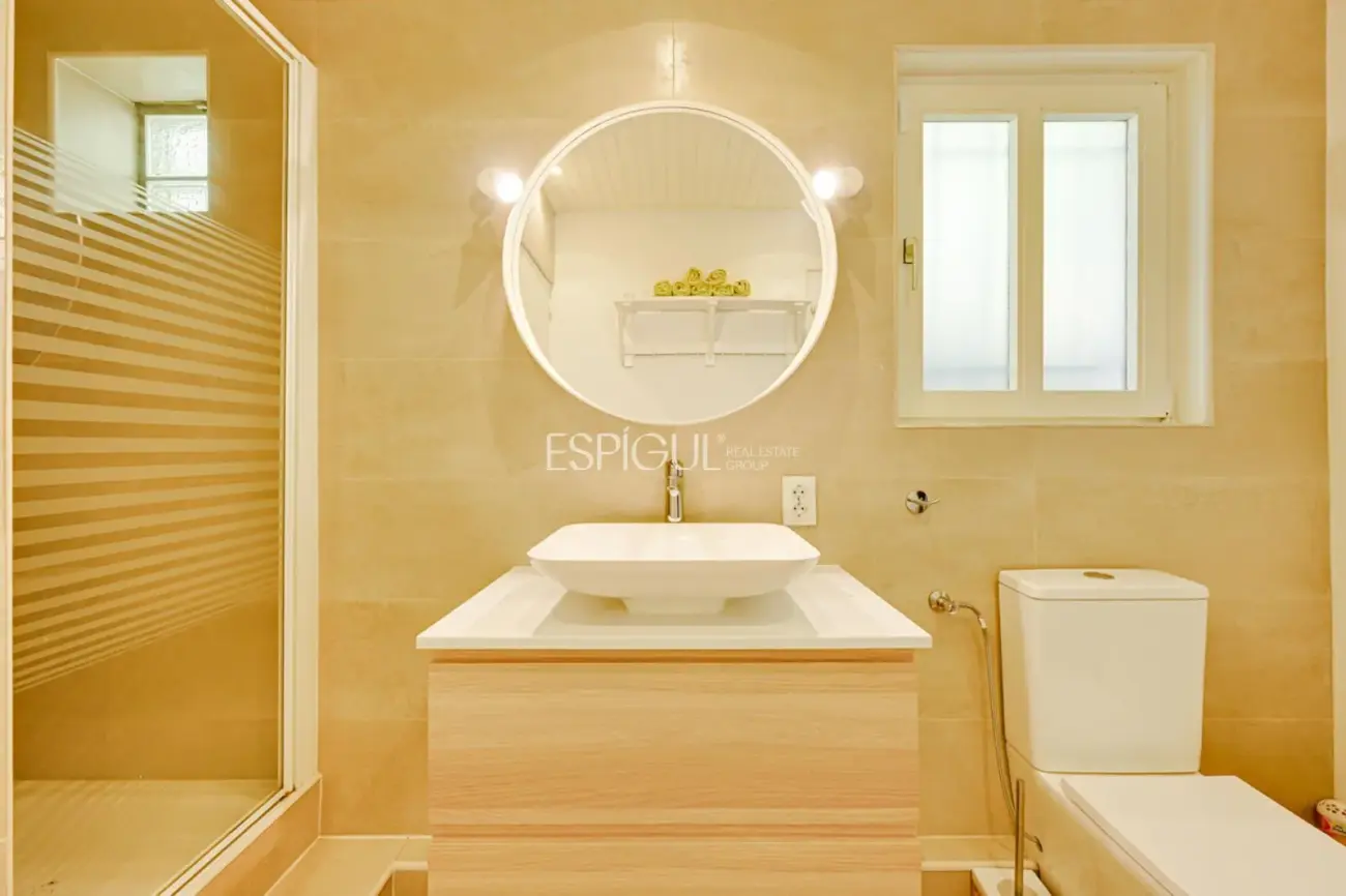 Villa rústica con vistas al mar en Mas Ambros