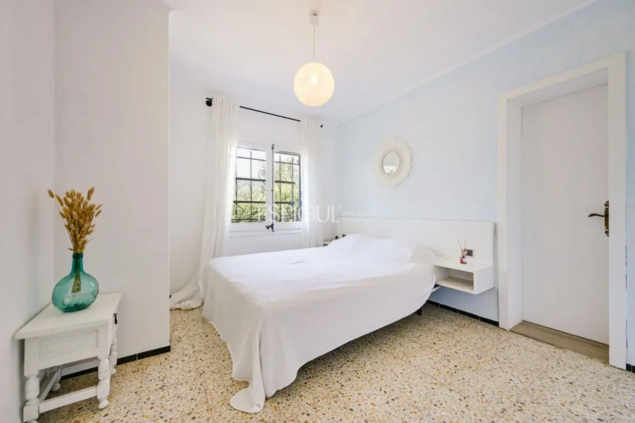 Villa rústica con vistas al mar en Mas Ambros