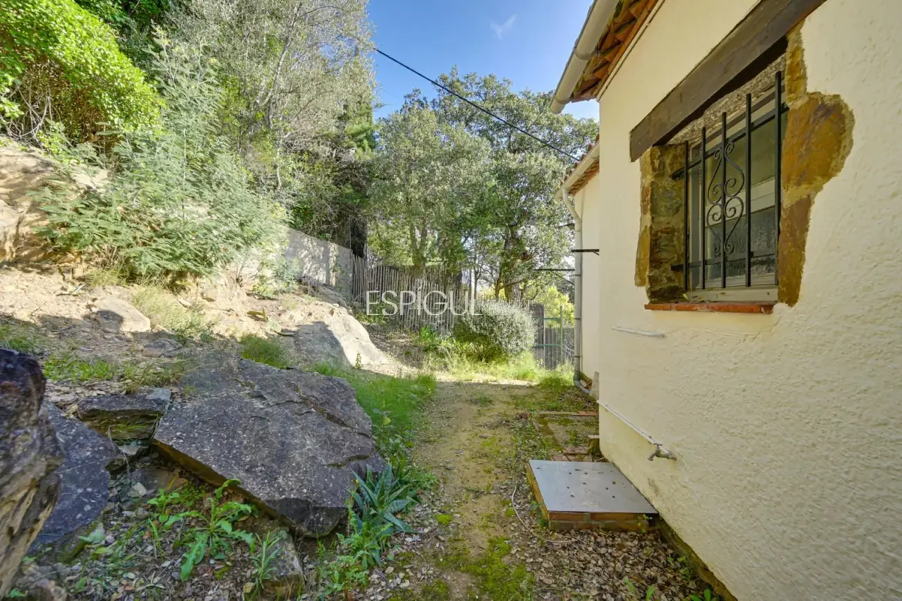 Villa rústica con vistas al mar en Mas Ambros