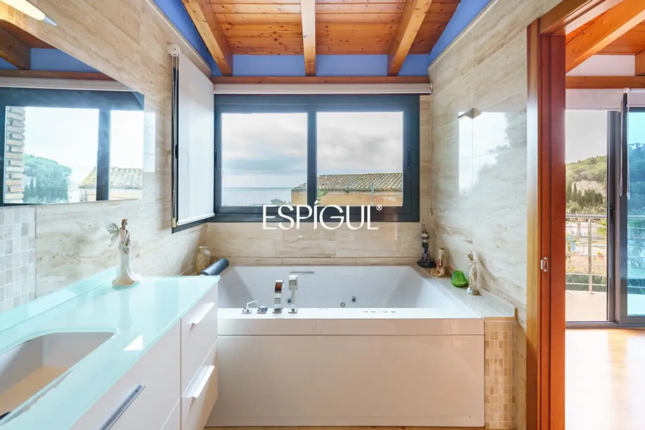 Còmoda casa amb boniques vistes al mar a Arenys de Mar.