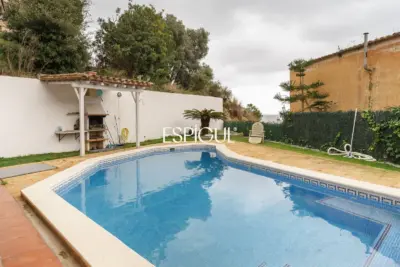 Còmoda casa amb boniques vistes al mar a Arenys de Mar.