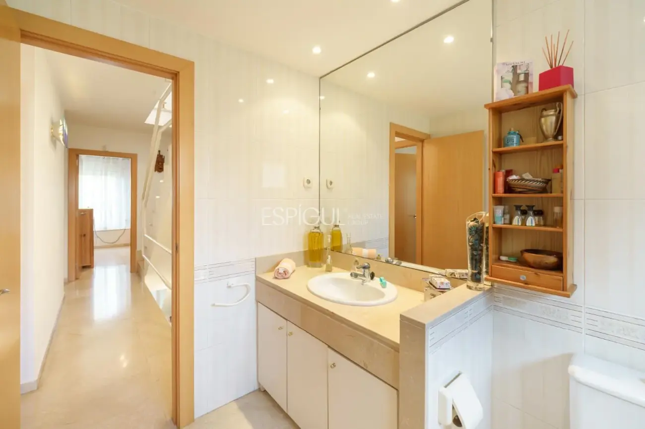 Spacious townhouse in one of Tiana’s best residential areas