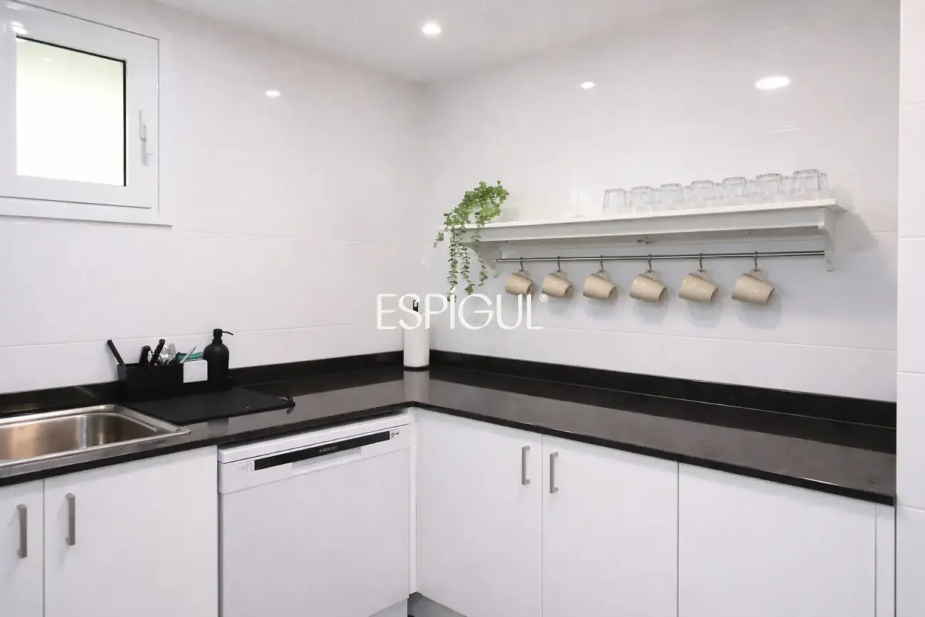 Ampli pis amb 6 habitacions a Tenor Masini