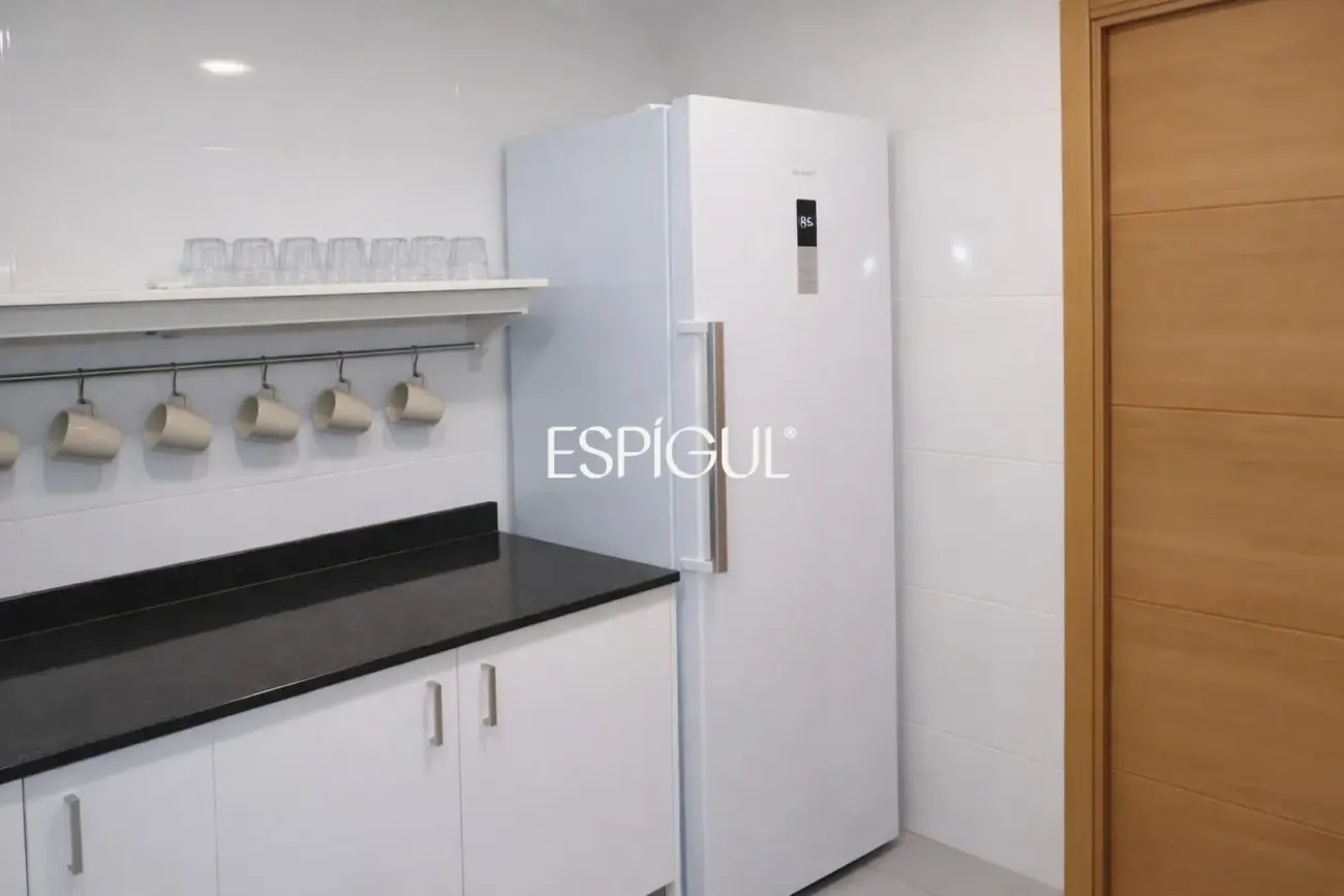 Ampli pis amb 6 habitacions a Tenor Masini