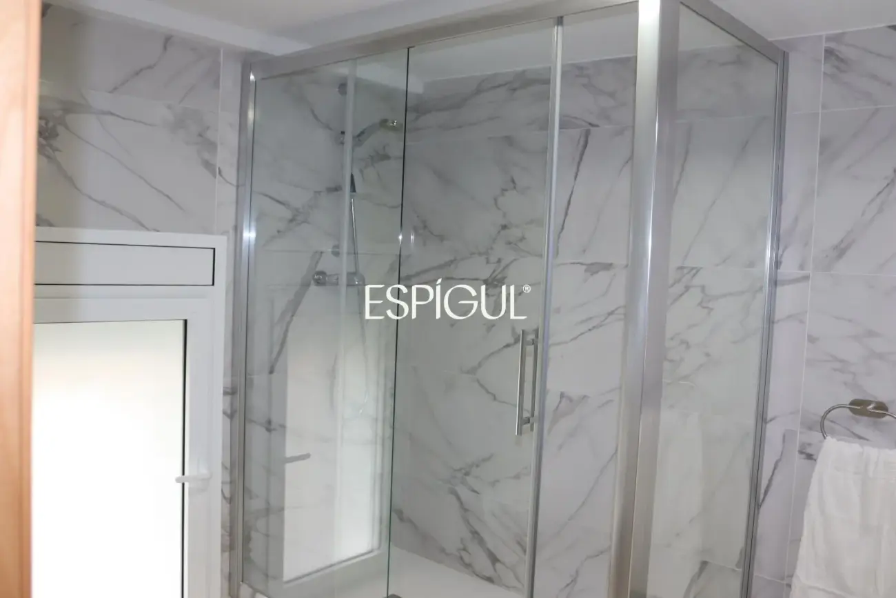 Ampli pis amb 6 habitacions a Tenor Masini