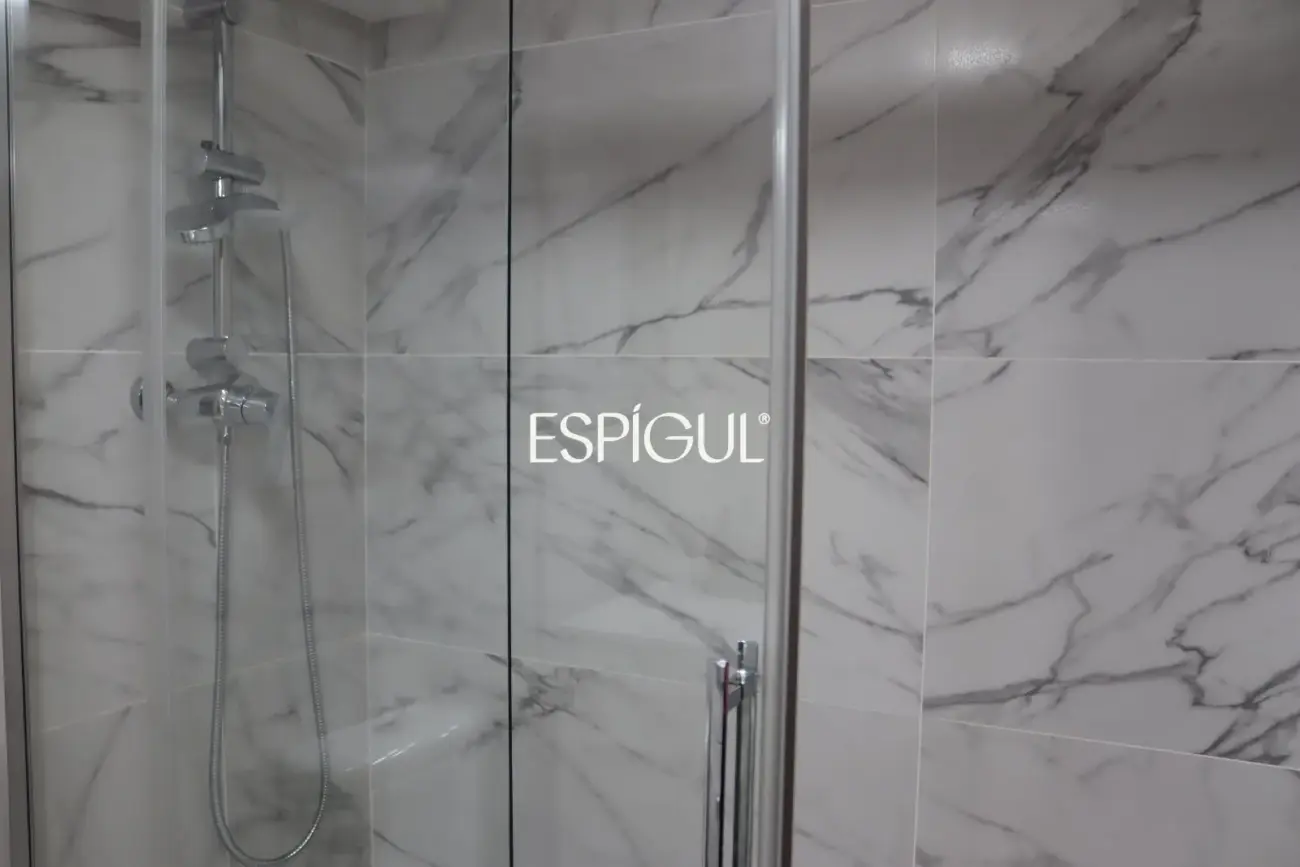 Ampli pis amb 6 habitacions a Tenor Masini