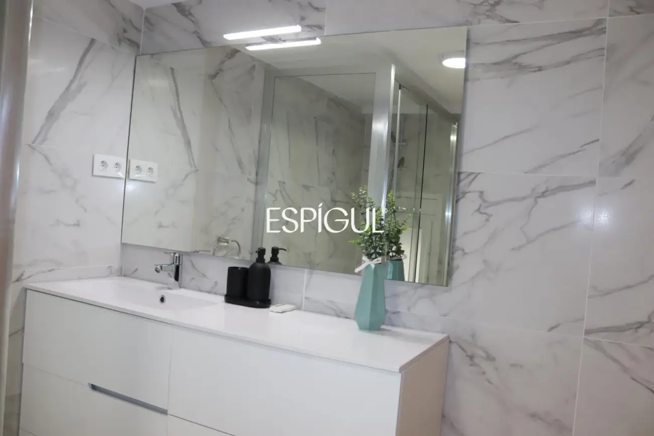 Ampli pis amb 6 habitacions a Tenor Masini