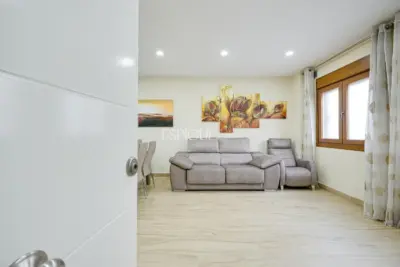 Современная квартира на первом этаже в Паламосе