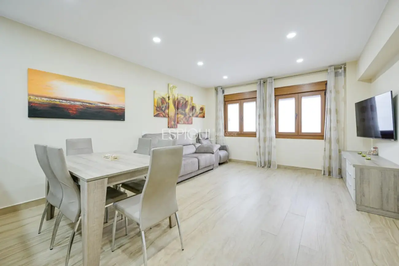 Современная квартира на первом этаже в Паламосе