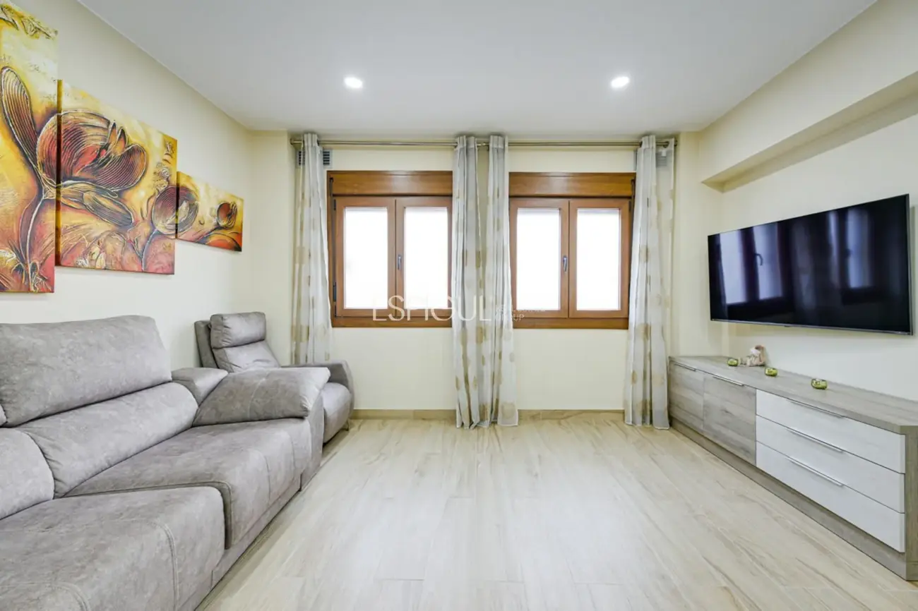 Современная квартира на первом этаже в Паламосе