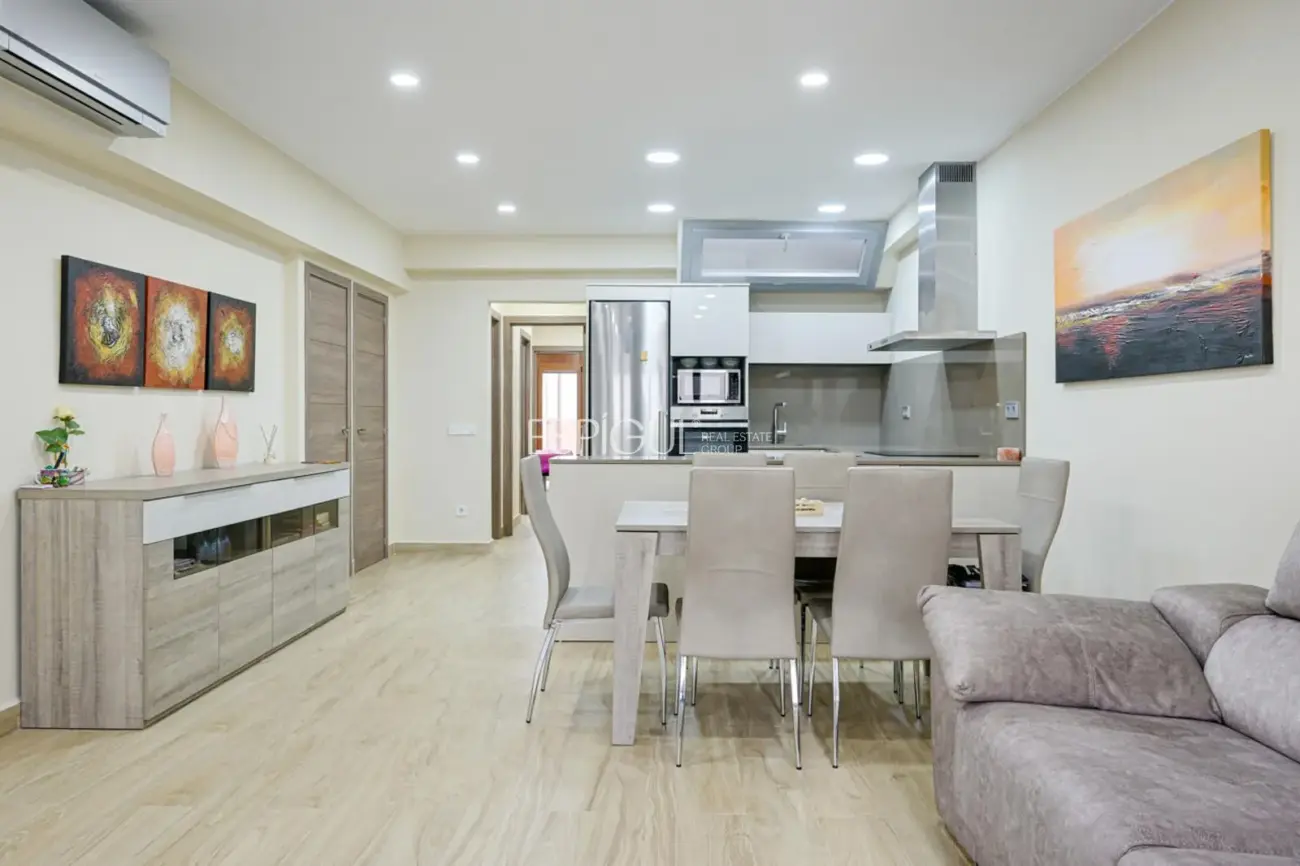 Современная квартира на первом этаже в Паламосе