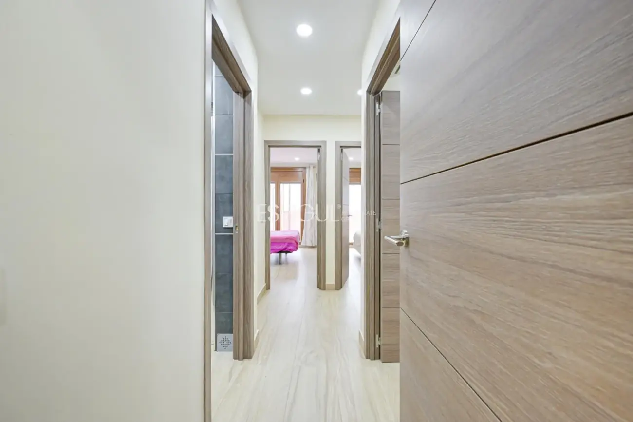 Современная квартира на первом этаже в Паламосе