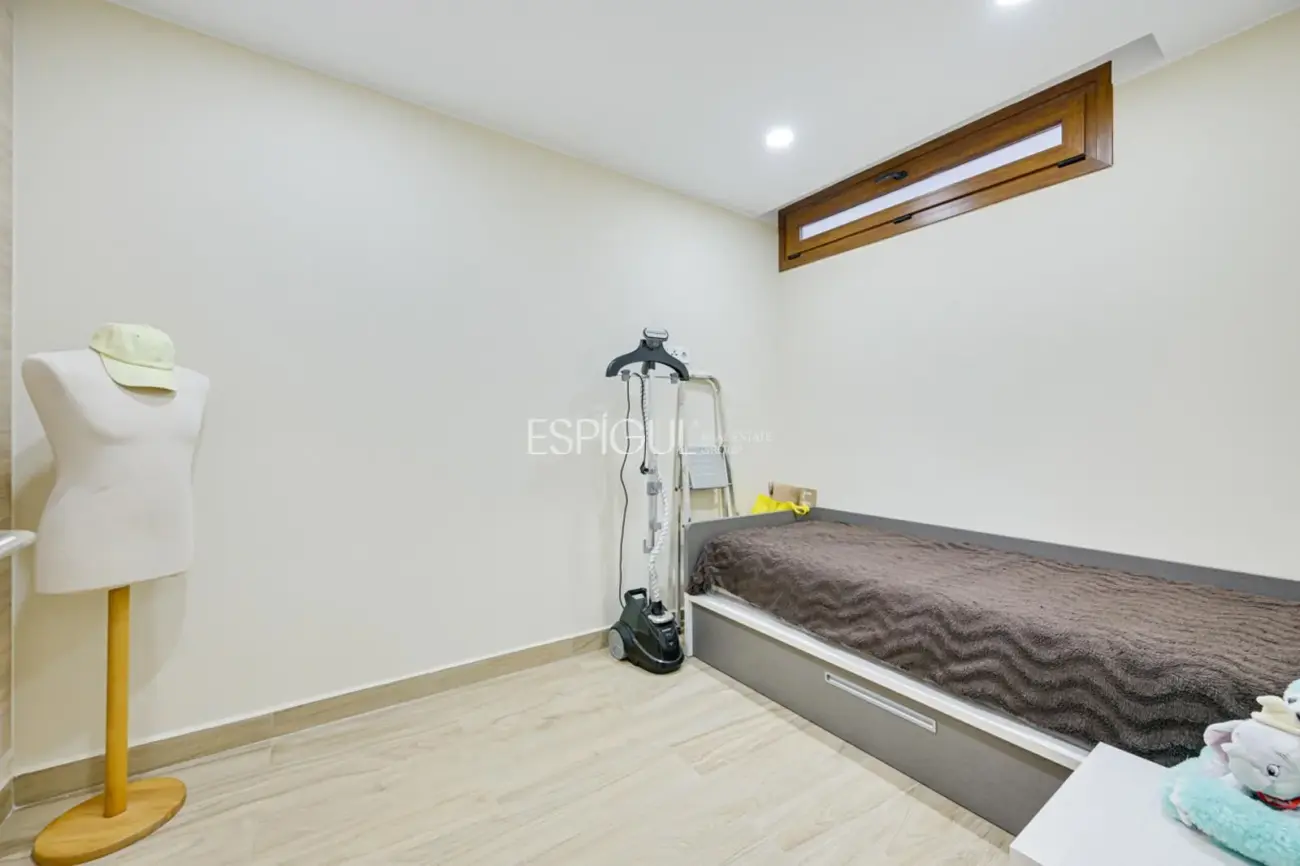 Современная квартира на первом этаже в Паламосе