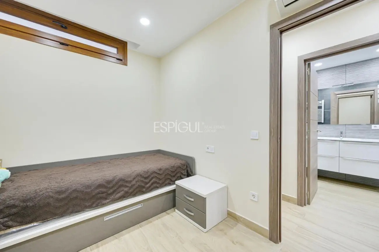 Современная квартира на первом этаже в Паламосе