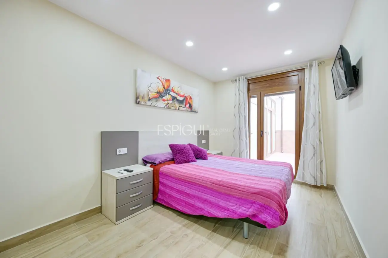 Современная квартира на первом этаже в Паламосе