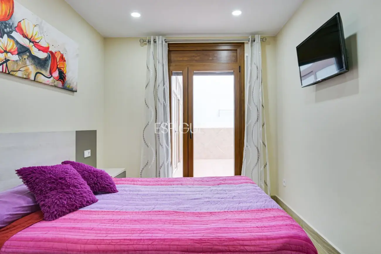 Современная квартира на первом этаже в Паламосе