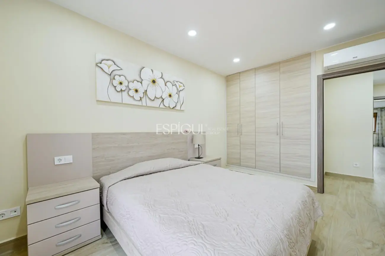 Современная квартира на первом этаже в Паламосе