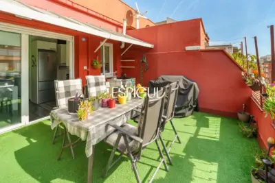 Penthouse with terrace in Sants