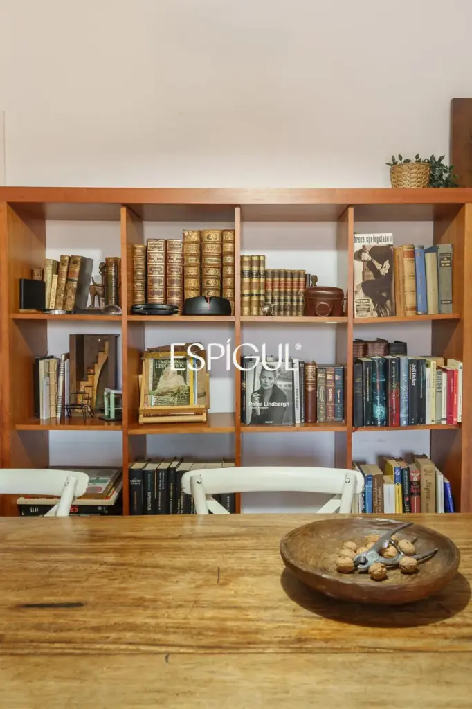 Ático con terraza privada y vistas abiertas al Tibidabo en Nova Esquerra de l’Eixample