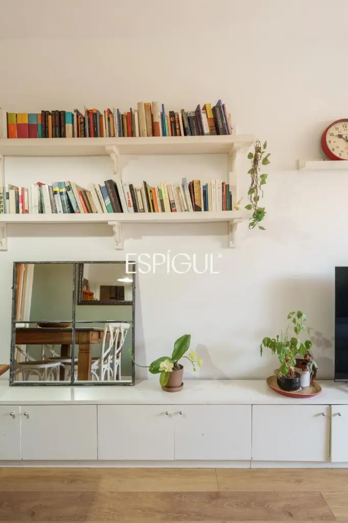 Ático con terraza privada y vistas abiertas al Tibidabo en Nova Esquerra de l’Eixample