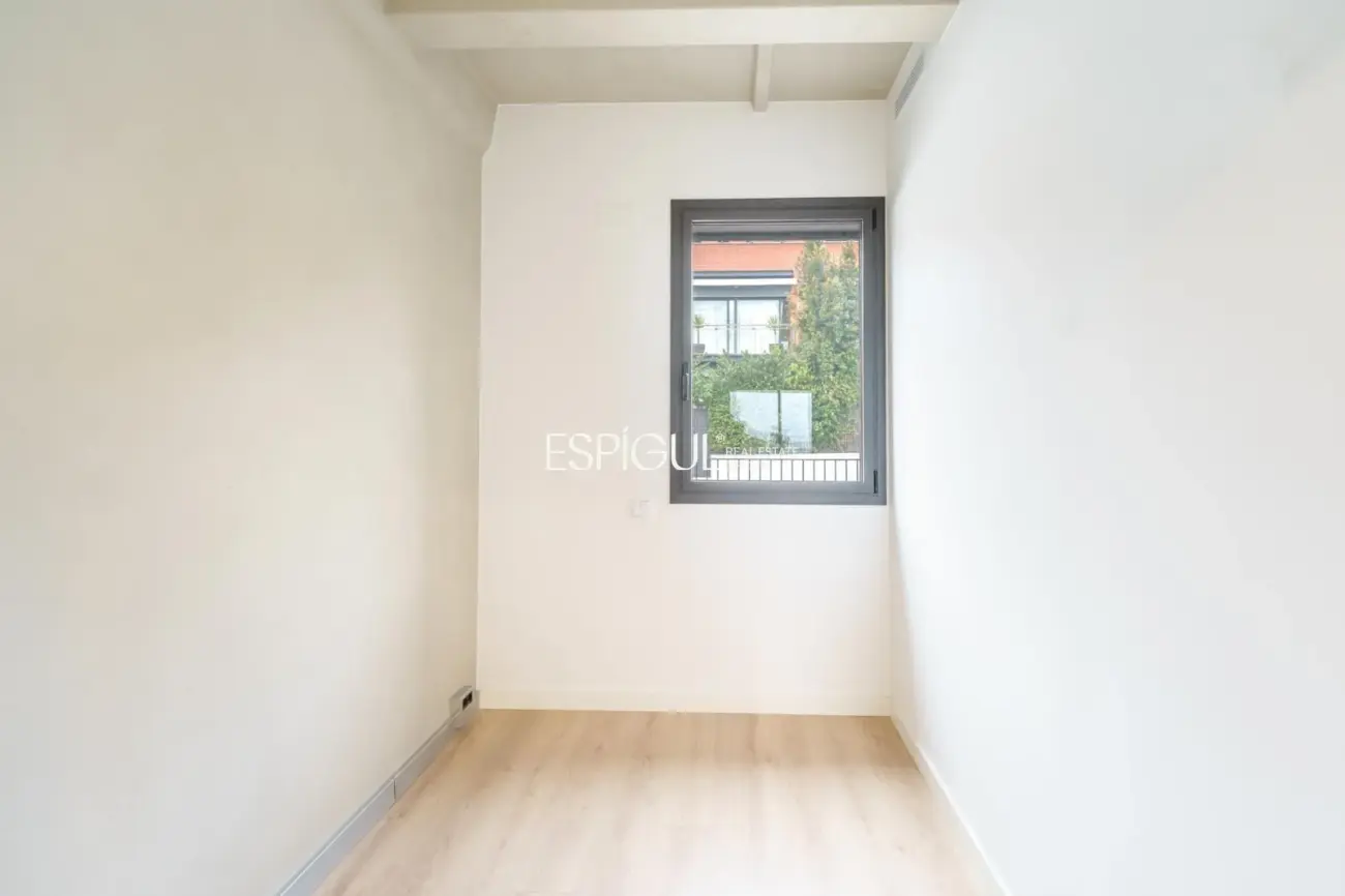 Maison mitoyenne avec de belles vues sur la mer et piscine communautaire face au Port Balís.