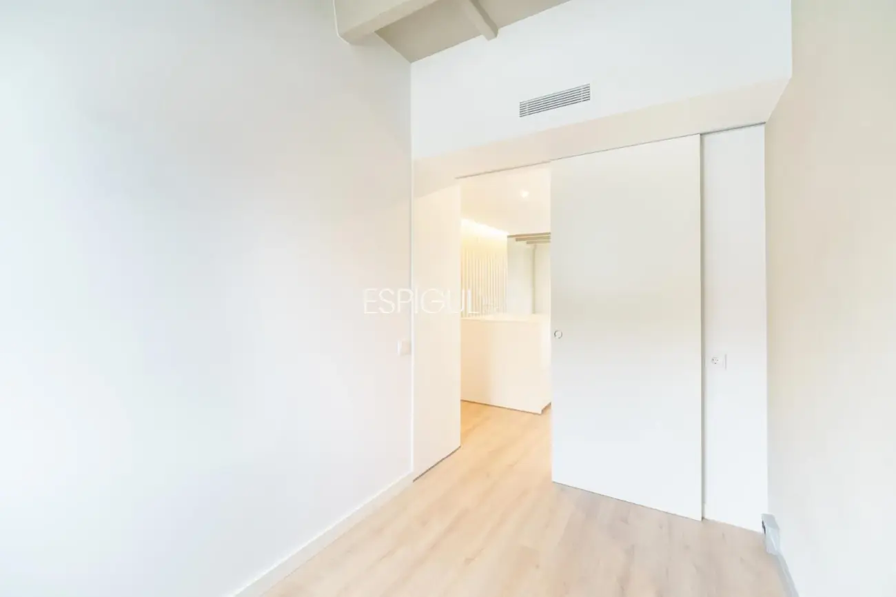 Maison mitoyenne avec de belles vues sur la mer et piscine communautaire face au Port Balís.