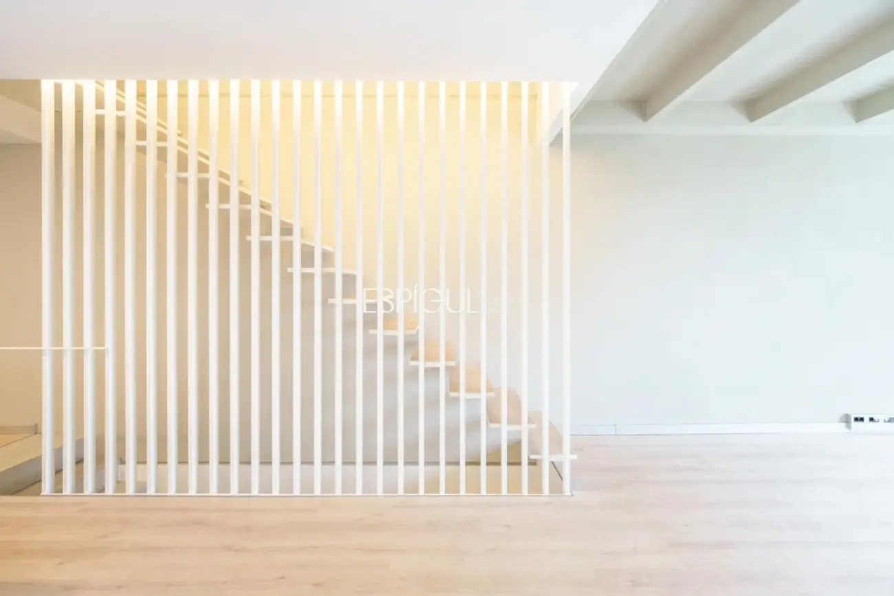 Maison mitoyenne avec de belles vues sur la mer et piscine communautaire face au Port Balís.