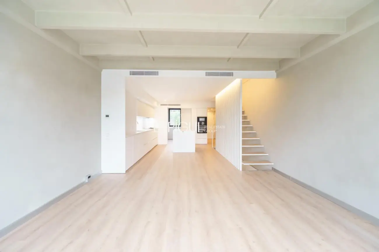 Maison mitoyenne avec de belles vues sur la mer et piscine communautaire face au Port Balís.