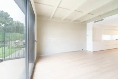 Maison mitoyenne avec de belles vues sur la mer et piscine communautaire face au Port Balís.