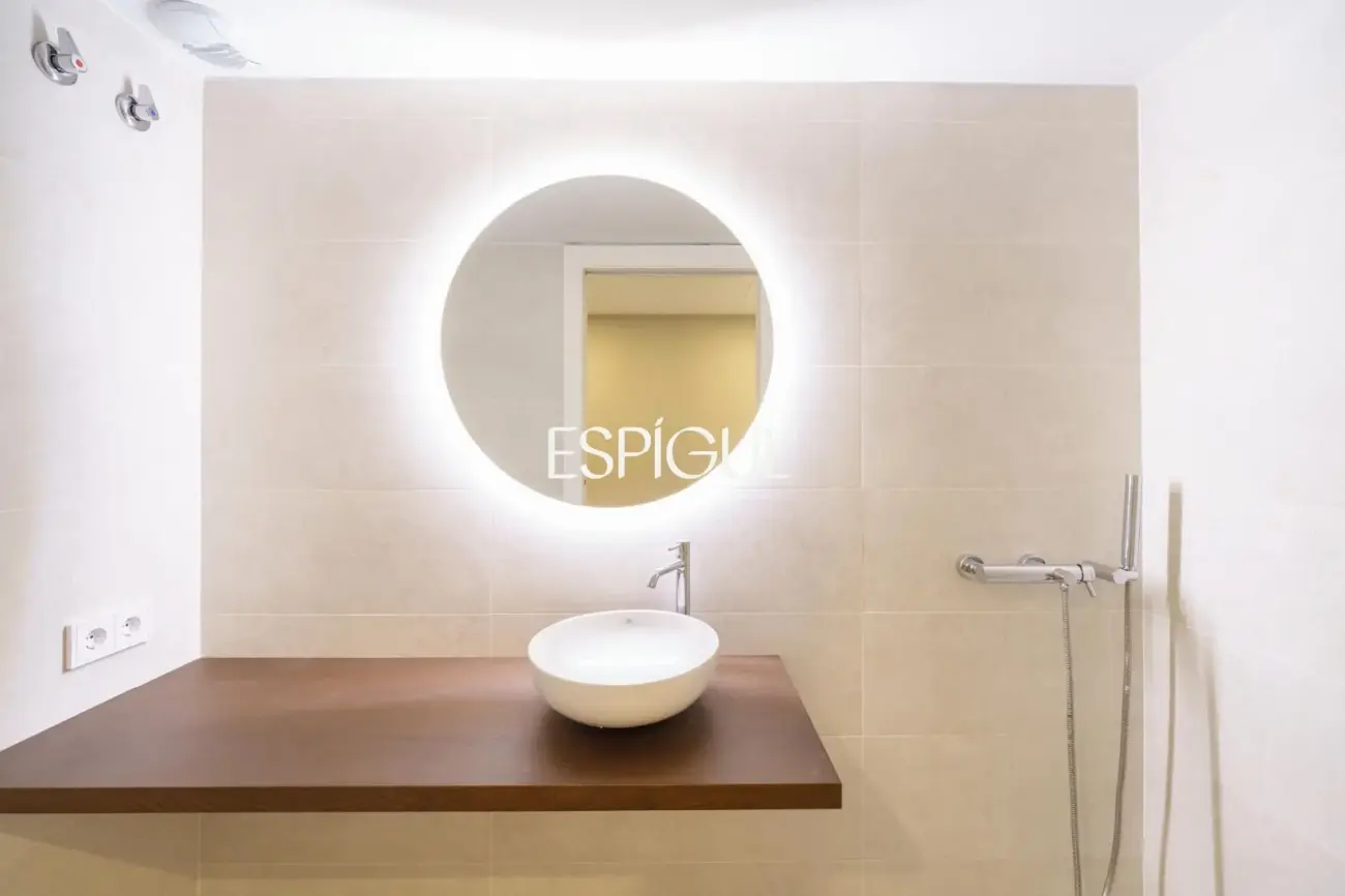 Casa adosada de obra nueva con piscina comunitaria frente al Port Balís, en Sant Andreu de Llavaneres