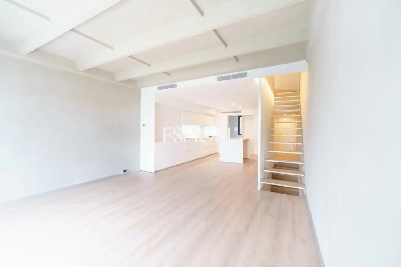 Casa adosada de obra nueva con piscina comunitaria frente al Port Balís, en Sant Andreu de Llavaneres