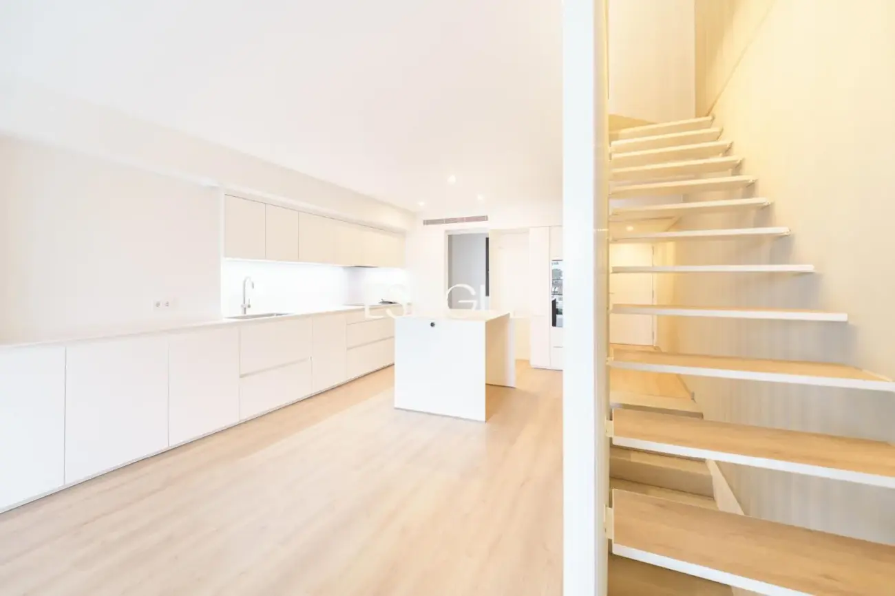Casa adosada de obra nueva con piscina comunitaria frente al Port Balís, en Sant Andreu de Llavaneres