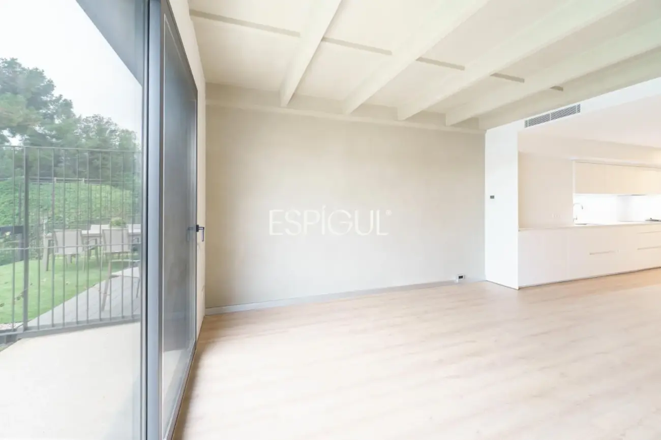 Casa adosada de obra nueva con piscina comunitaria frente al Port Balís, en Sant Andreu de Llavaneres