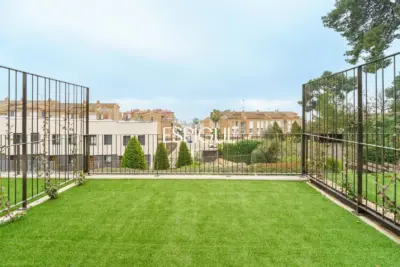 Casa adosada de obra nueva con piscina comunitaria frente al Port Balís, en Sant Andreu de Llavaneres