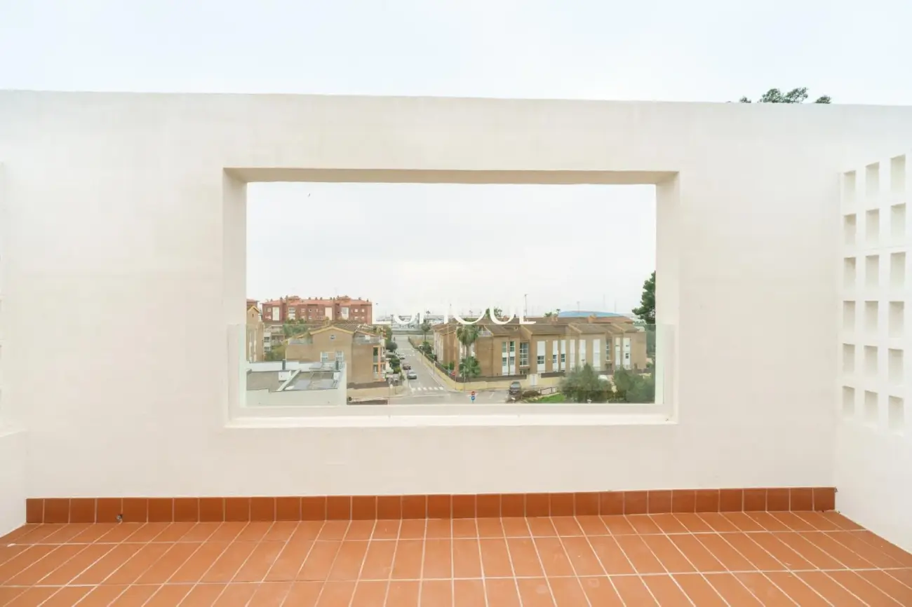 Casa adosada de obra nueva con piscina comunitaria frente al Port Balís, en Sant Andreu de Llavaneres
